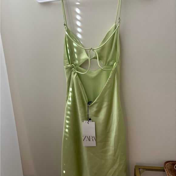 Zara Light Green Silk Mini Dress with Cutout - Picture 2 of 4